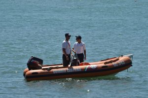Un gommone della guardia costiera