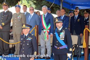 Viterbo - Scuola marescialli aeronautica - Fernando Giancotti e Paolo Briancesco - Sullo sfondo le autorità