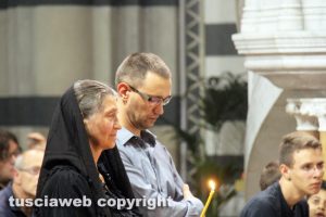 Orte scalo - I funerali della piccola Giulia - La nonna e il papà