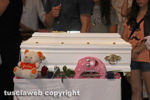 Orte scalo - Neonata uccisa - I funerali della piccola Giulia
