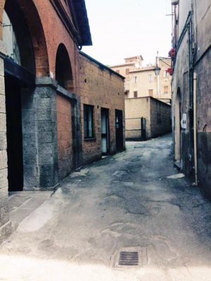 Acquapendente - Strada dissestata in via Troilo Accorsini