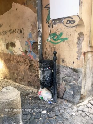 Viterbo - Il degrado in via Calabresi