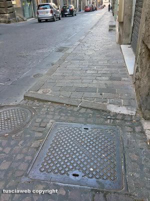 Viterbo - Un tombino
