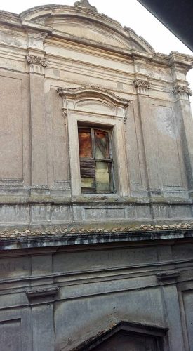 Viterbo - Piovono calcinacci dalla chiesa di Sant'Orsola