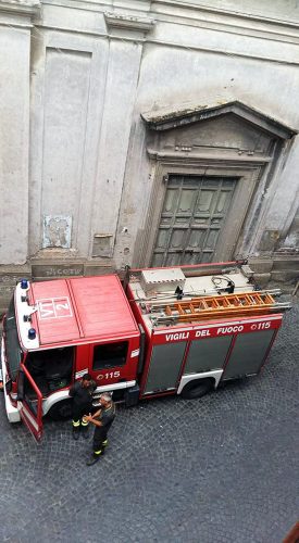 Viterbo - Piovono calcinacci dalla chiesa di Sant'Orsola