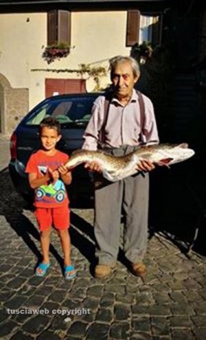 Mario Volpi e il suo luccio da dieci chili