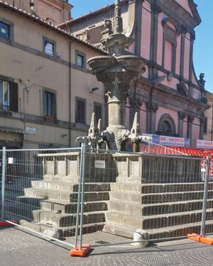 Santa Rosa - Fontana grande - La polemica su Facebook