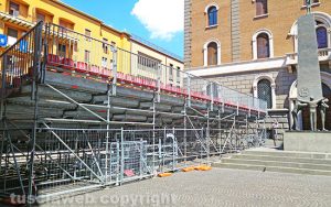 Viterbo - Santa Rosa - La tribuna a piazza della Repubblica