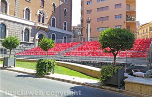 Viterbo - Santa Rosa - La tribuna a piazza della Repubblica