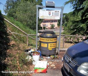 Viterbo - Piazza Campo Graziano alla Quercia - Raccolta oli esausti
