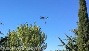 Viterbo - Incendio al Roncone - L'intervento con l'elicottero