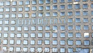 Viterbo - Un tombino