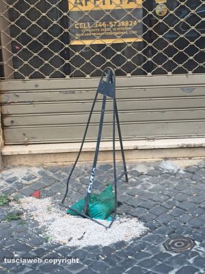 Viterbo - Buca in via del Pavone