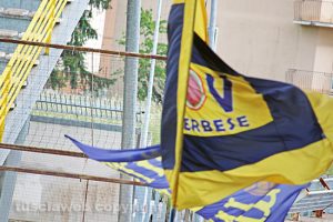Sport - Calcio - Viterbese - La bandiera del gruppo "Antichi valori"