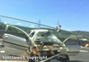 Orte - Famiglia si schianta in autostrada