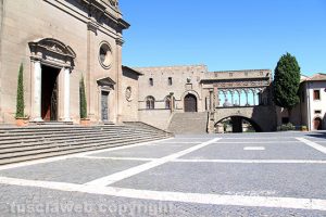 Viterbo - Piazza San Lorenzo