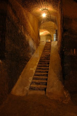 Grotta nel tufo