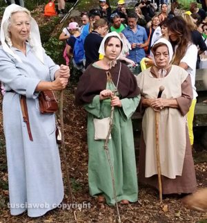 In cammino sulle vie dell'esilio di santa Rosa - La Contesa