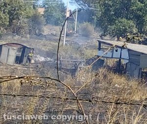 Viterbo - Incendio sulla Palanzana - Eternit e degrado in un ex rifugio