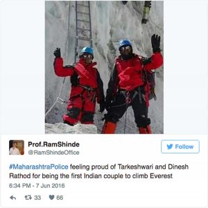 Un messaggio su Twitter di complimenti per il raggiungimento della cima