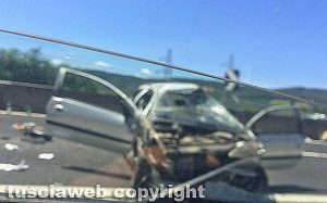 Orte - Famiglia si schianta in autostrada