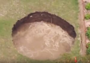 Il cratere nel giardino