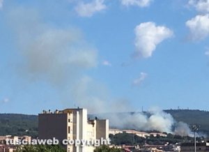 Viterbo - Bosco in fiamme sulla Cimina