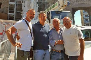 Viterbo - Massimiliano Farris sotto la Macchina di Santa Rosa