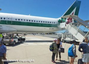 Fiumicino - Il volo Alitalia che ha avuto un'avaria al carrello