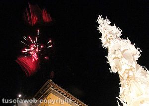 Viterbo - Santa Rosa - La macchina Gloria e i fuochi d'artificio