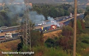 Incendio sull'A1 tra Orte e Magliano Sabina