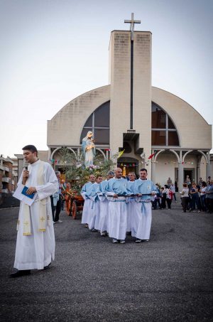Tarquinia - La statua della Madonna dell'Olivo in processione 