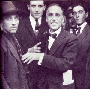 Al centro: Giacomo Matteotti