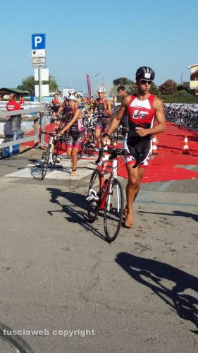 Tarquinia - Gara di triathlon al lido