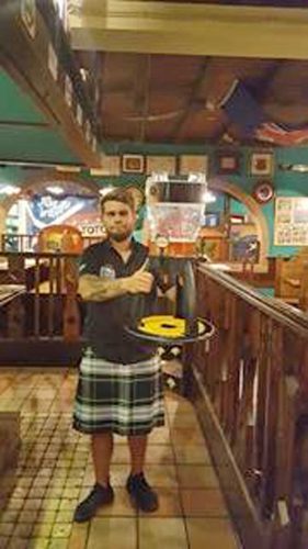 Antonio del Toto's con la giraffa