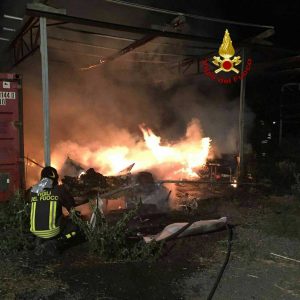 Civitavecchia - L'intervento dei vigili del fuoco 