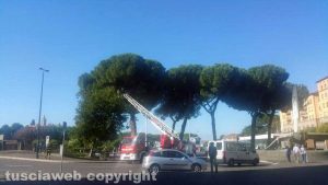 Viterbo - L'intervento dei vigili del fuoco al Sacrario