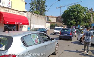 Viterbo - Coda su viale Bruno Buozzi