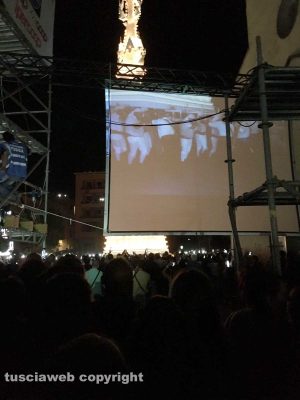 Viterbo - Santa Rosa - Il maxischermo impalla la macchina