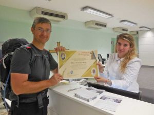 Viterbo - I fedeli della parrocchia Santa Maria Nuova in pellegrinaggio sulla via Francigena