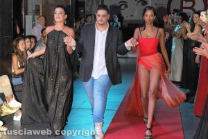 Viterbo - La sfilata dello stilista Simone Proietti