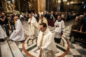 Grotte di Castro - Il cardinale Comastri (immagini di Maurizio di Giovancarlo)