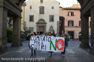Viterbo - Il corteo per il no al referendum