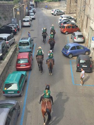 Via Francigena - L'arrivo dei pellegrini a Viterbo