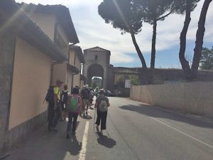 Via Francigena - L'arrivo dei pellegrini a Viterbo