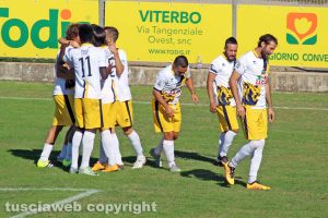 Sport - Calcio - Viterbese - L'esultanza gialloblù dopo il primo gol di Marano 