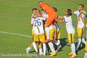 Sport - Calcio - Viterbese - L'esultanza dei gialloblù