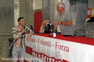 Viterbo - Massimo Mecarini con uno studente