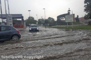 Viterbo - Bomba d'acqua in città