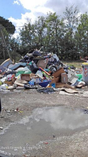 Viterbo - L'isola ecologica ai mercati generali